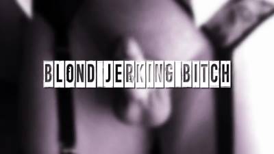 Jerking bitch - drtvid.com