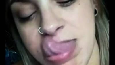 LONG TONGUE BEAUTY SHOWS OFF LONGEST TONGUE AND WIDE THROAT - drtvid.com