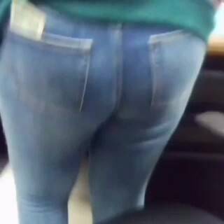 ass of blonde women in tight jeans - voyeurhit.com