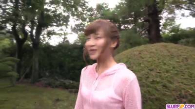 Anna Anjo gives outdoor blowjob to random guy - hotmovs.com - Japan