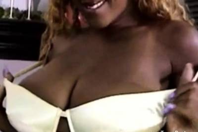 Sierra In Her Awesome Gold Bra - drtvid.com