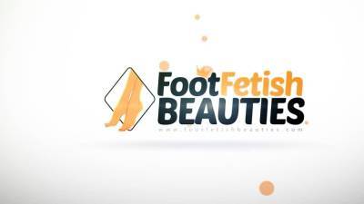 Barefoot teen brunette foot tease - drtvid.com