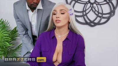 Kendra Sunderland - Kendra Sunderland gets a sole massage a giant black sausage - sexu.com