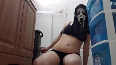 Whats Your Favorite Porno? With Ghost Face - hclips.com