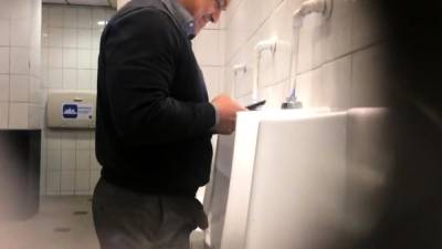 spy guy in bathroom from chile - drtvid.com