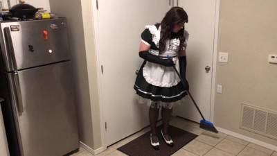 Sissy Maid Amanda Kiss gets Punished & Humiliated By Miss Nyx - sunporno.com - Usa