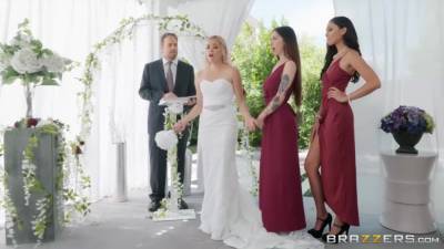 Kinky Bridesmaid Calms Down The Groom With Hard Sex - Ariana Marie And Ricky Johnson - hotmovs.com