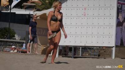 Goldilocks Shows Her Tits - BeachJerk - hclips.com