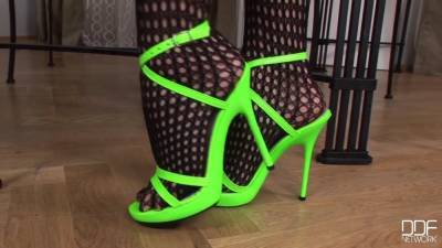 Ennie Stunning Green Pumps And Puntang - hotmovs.com