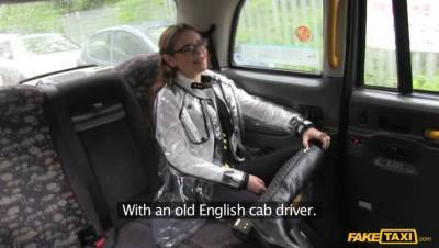 Nerdy Australian Jumps On Cabbie's Cock For A Free Ride - porntry.com - Australia