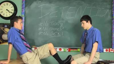 Twink Dustin Revees and Damien Telrue ass fuck in classroom - drtvid.com