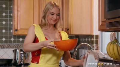 The More The Merrier - Sarah Vandella And Lana Sharapova - hotmovs.com