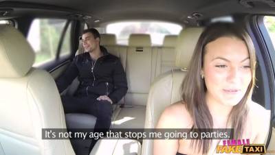 Lady Driver Needs a Good Quick Fuck - veryfreeporn.com