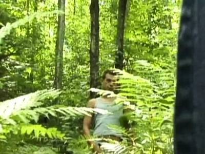 Finding a gay fuckmate in the woods - nvdvid.com