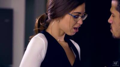 Riley - Pretty Lady With Cum Load On Glasses - Riley Reid - hotmovs.com