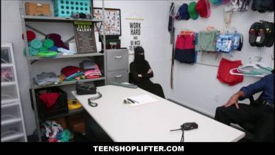 Small blonde teenage shoplifter delilah day caught with dress under hijab fucked by officer - sexu.com