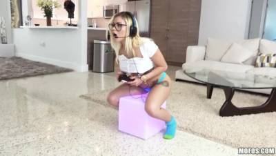 Marsha May - Blonde Gamer Rides Cock - veryfreeporn.com