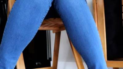 Real pee desperation pissing her jeans trailer 5 - nvdvid.com