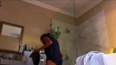 Spying on stepmom provokes my fantasy - icpvid.com