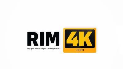 RIM4K. Mans favorite present is having his girls - nvdvid.com