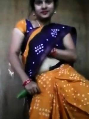 Cucumber try Desi housewife in home enjoy - icpvid.com - India