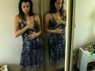 Vanessa masturbates standing in front of mirror homevideo - webmaster.drtuber.com