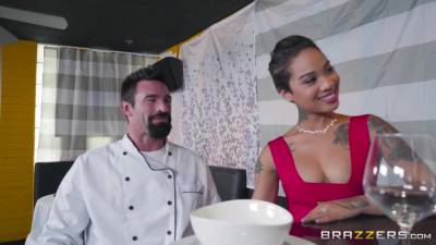 Charles Dera - Honey Gold - Crazy Interracial Sex Scene At The Restaurant With Charles Dera And Honey Gold - txxx.com