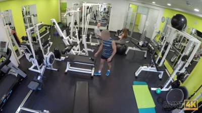 Naiver Fitness-hase Hat Hard Sex Mit Reichen Mannern - hclips.com