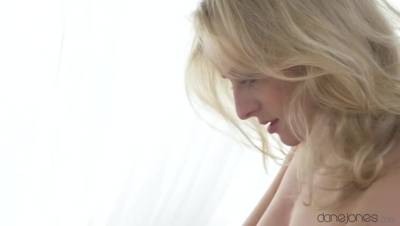 Aroused blonde worships boyfriend - porntry.com