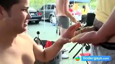 Sucking Cock in Public - icpvid.com