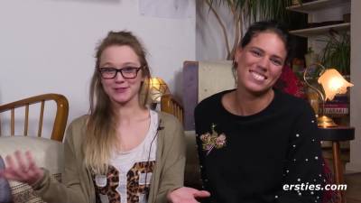 Lesbian Fingering - Zu Besuch Zum Sex! - hclips.com