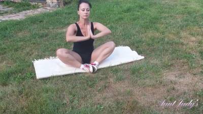 Outdoor Yoga And Masturbation - hotmovs.com