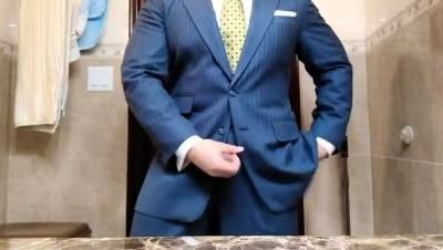 Str8 daddy jerking off in suit - nvdvid.com