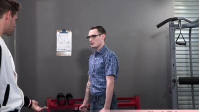 Workout lesson for nerd on stepbros big dick - nvdvid.com