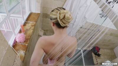 Sierra Nicole - Cute Blonde Craves Masseur's Cock - porntry.com