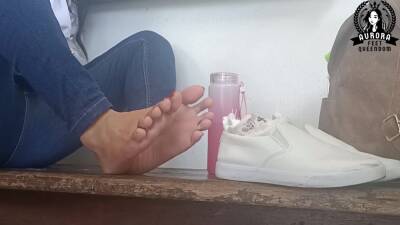 Spying On Asian Feet - upornia.com