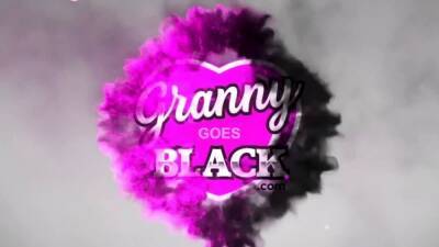 Granny licking pussy - nvdvid.com