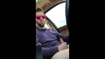 Str8 pink men play in the car again - drtuber.com