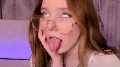 Sexy amateur redhead teen double dildo action - drtuber.com