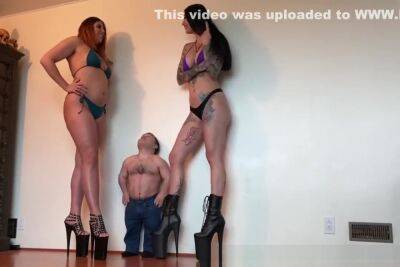 Two Giantess And A Small Dwarf - hclips.com