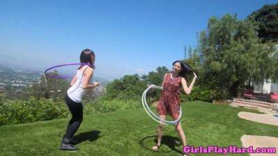 Teenage les babes tribbing after hula hoop - sexu.com