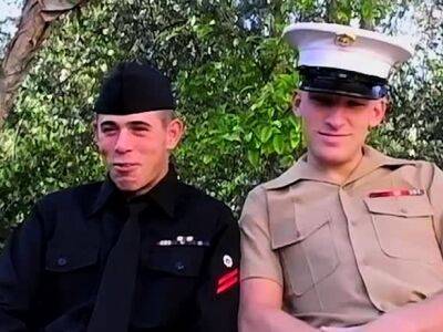 Uniformed army men Josh Williams and Matt Woods suck dicks - drtuber.com