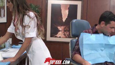 Sexy Dentist sucks cock - sexu.com