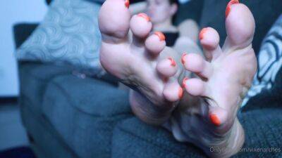 Black Amateur Explore Hot Foot Fetish - hclips.com