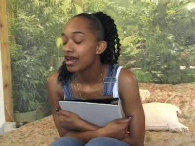 Ebony Fuck - Ebony teen getting her tight cunt fucked - sunporno.com