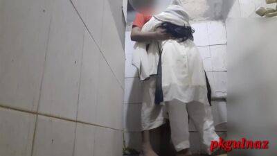 Desi Hot Girlfriend Ke Sath Masti. Desi Girlfriend And Boyfriend Sex In Washroom - hclips.com