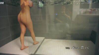 Roc Khard In Shower Tease Make You - upornia.com