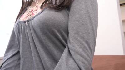 チンポ不足で性欲が溜まり続ける欲求不満おばさんが巨乳おっぱいで勃起挑発 - txxx.com - Japan