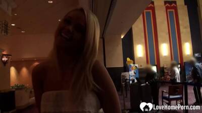 Picking up a hot babe at the casino - sunporno.com