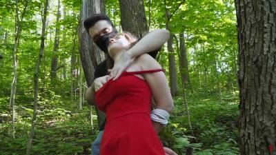 Agata Groped And Ticked In The Woods - hclips.com